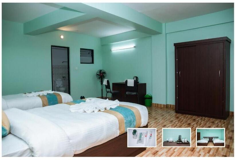 اتاق لوکس با بالکن, Yaksa Hotel Pvt. Ltd