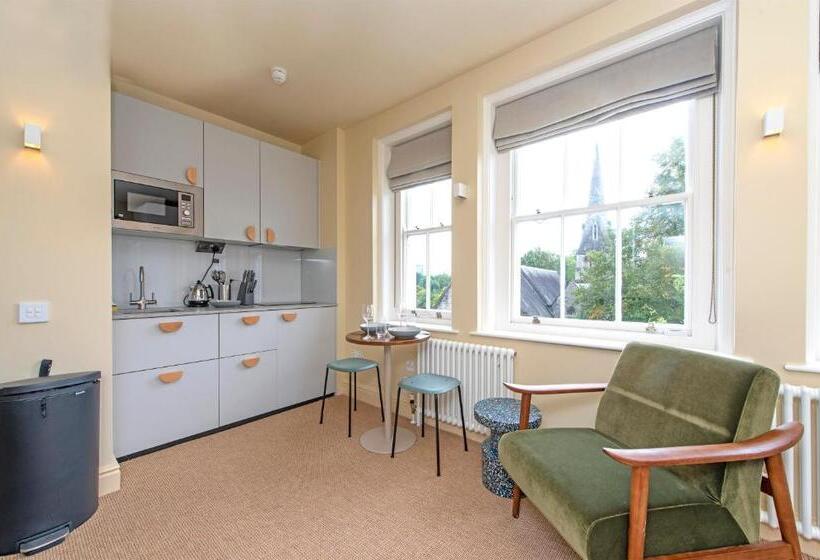 带大床的标准工作室, Vernon House