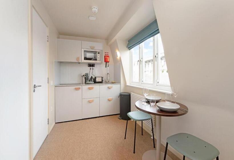 带大床的标准工作室, Vernon House