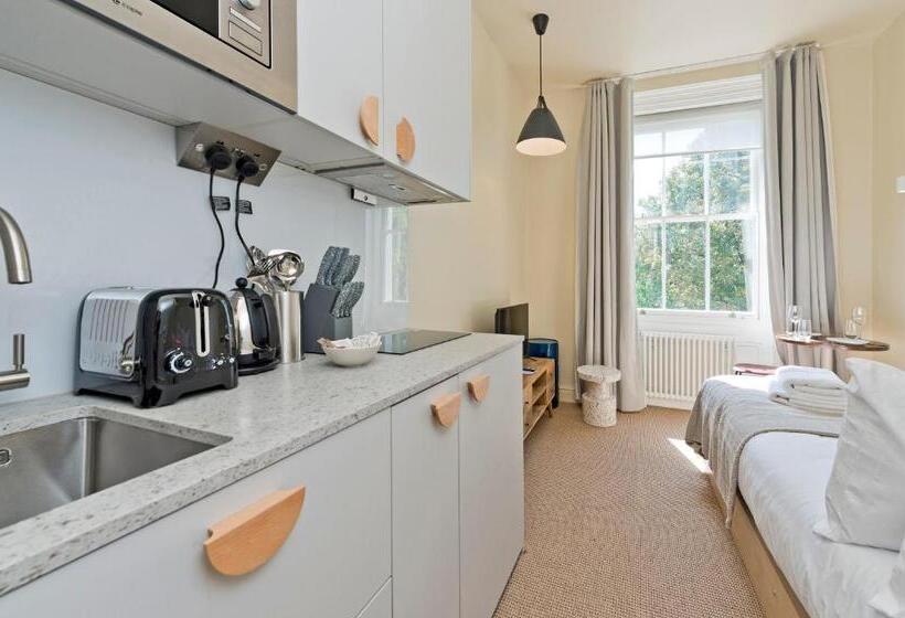 标准工作室, Vernon House