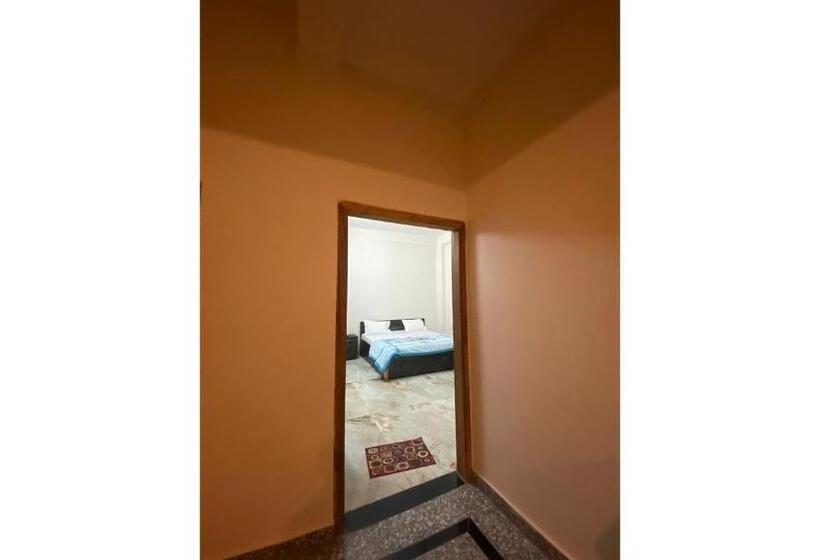 标准间, Srinivasan Villa