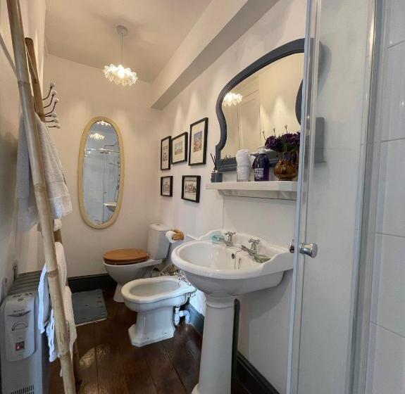 Номер Стандарт, Le Presbytere