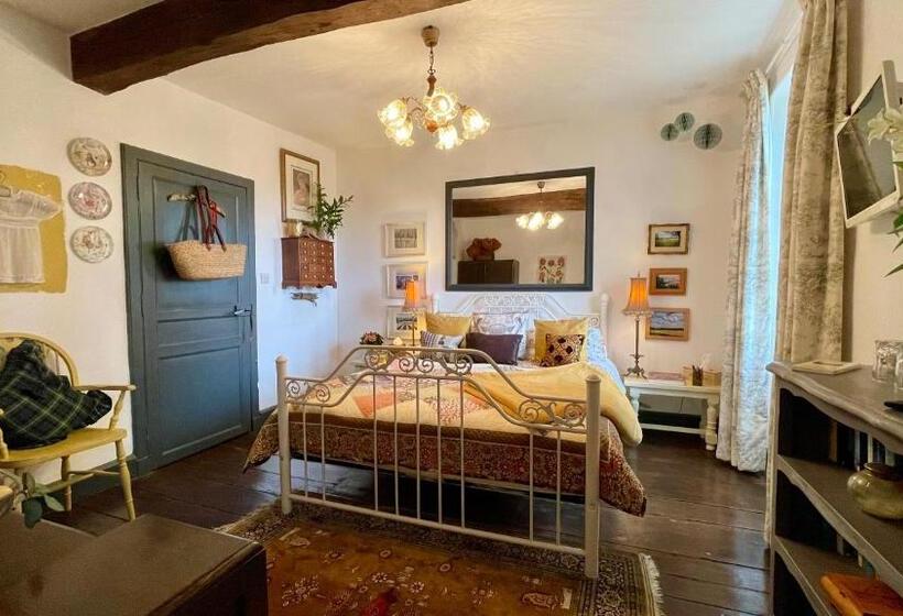 Номер Стандарт, Le Presbytere