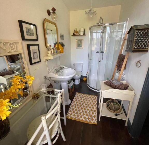 Номер Стандарт, Le Presbytere