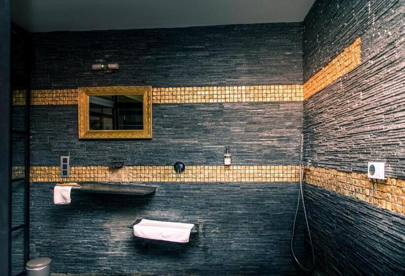 חדר סטנדרט נוף לבריכה, Suite Wellness