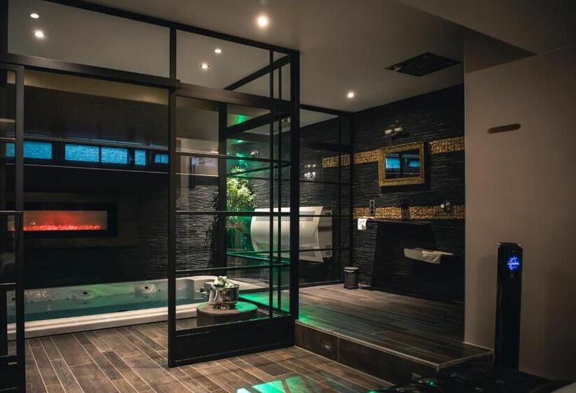 Номер Стандарт Вид на Бассейн, Suite Wellness