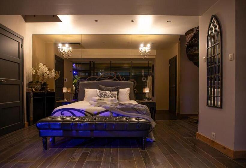 Номер Стандарт Вид на Бассейн, Suite Wellness