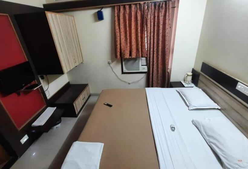 Deluxe Rum, Vishwa Near To Railway Station Kolhapur