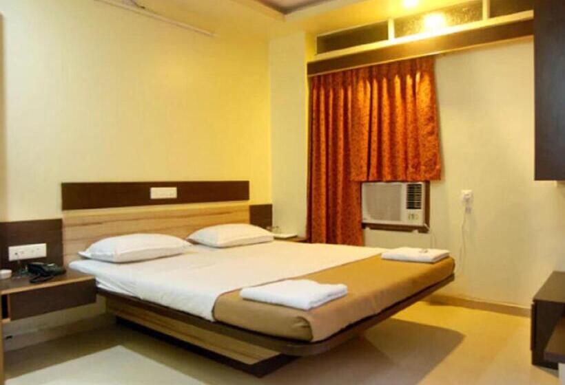 Deluxe Rum, Vishwa Near To Railway Station Kolhapur