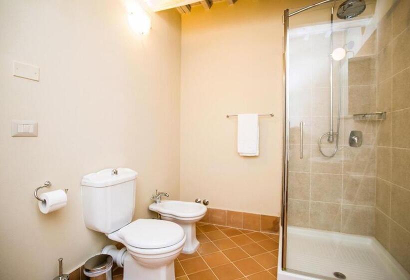带3个卧室的公寓, Luxury Resort With Swimming Pool In The Tuscan Countryside, Apartments With Private Outdoor Area Wit