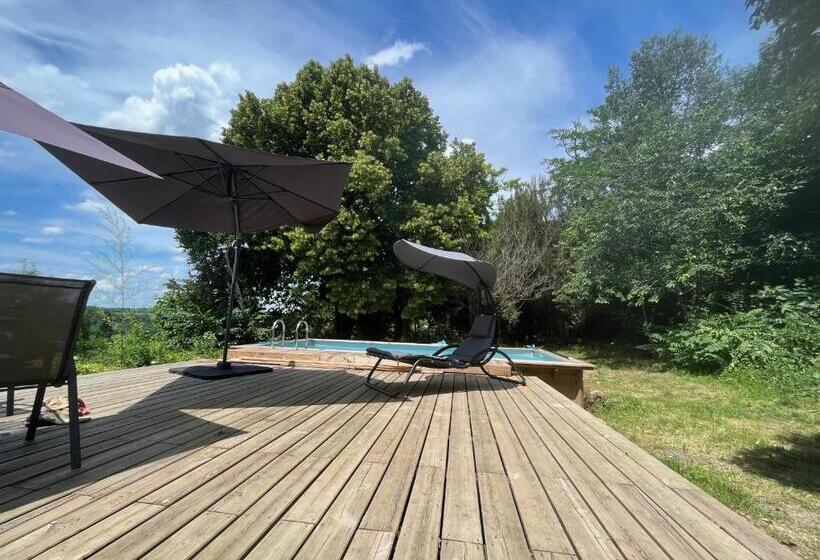 Номер Стандарт Вид на Бассейн, 1 Rue Pasquet Pool Suite With Kitchen