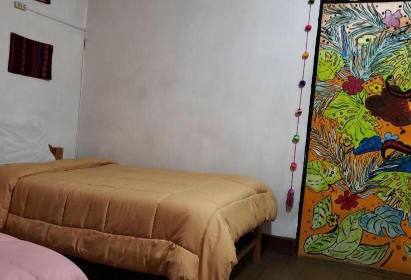 Standard 3 Bett Zimmer Geteiltes Bad, Nissi Wasi