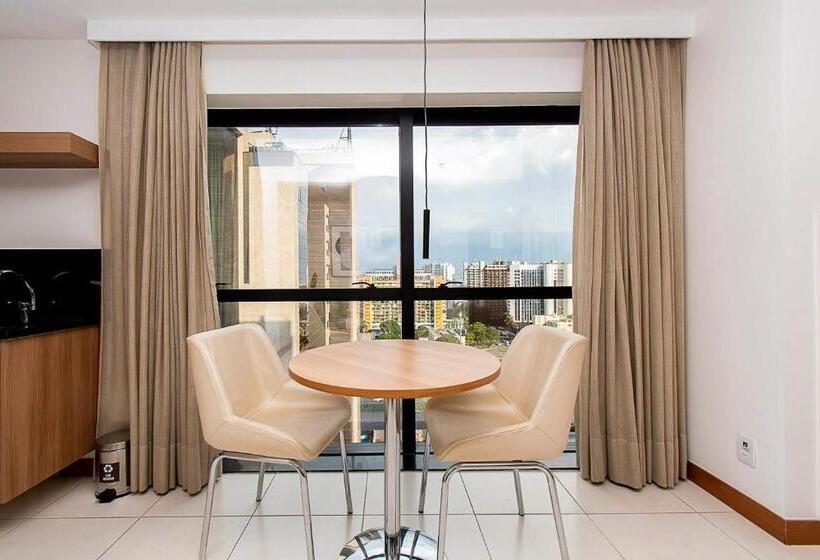 חדר דלוקס לשלושה, Prime Stay   Flats Particulares   Athos Bulcão