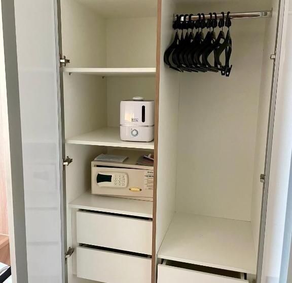 חדר דלוקס לשלושה, Prime Stay   Flats Particulares   Athos Bulcão