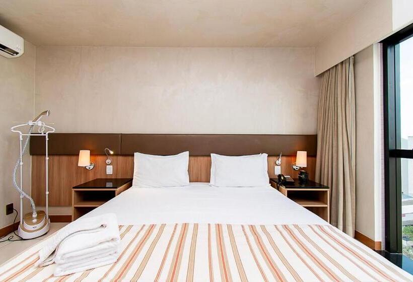 חדר דלוקס לשלושה, Prime Stay   Flats Particulares   Athos Bulcão