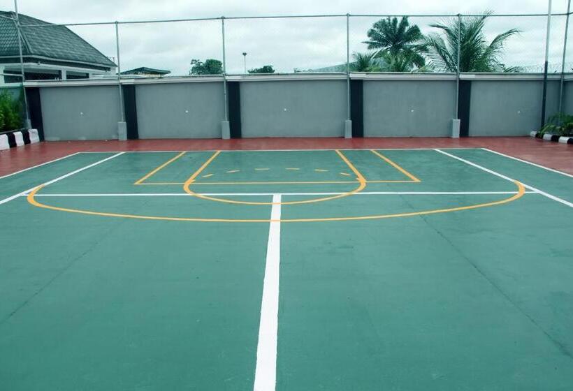 سوییت لوکس, Silverzb Resort