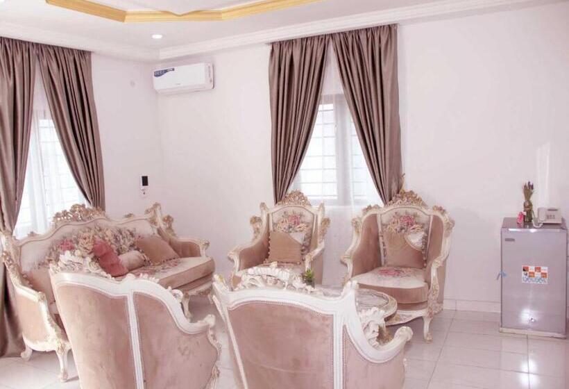 سوییت لوکس, Silverzb Resort