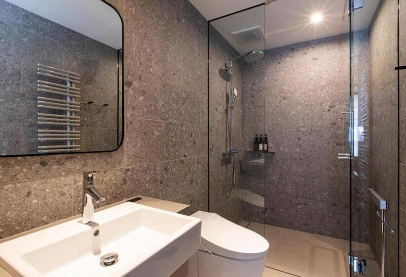 Camera Standard, Dharma Niseko