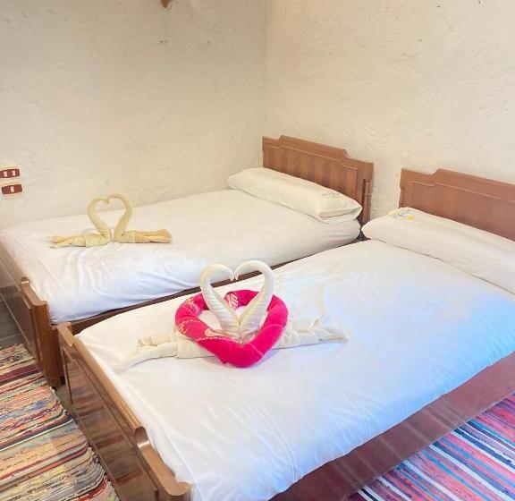 اتاق استاندارد, Adrar Azwar