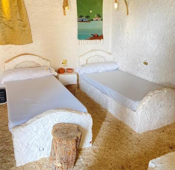 اتاق استاندارد, Adrar Azwar