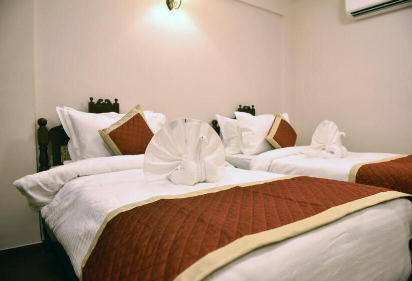 חדר דלוקס, Chandra Raj Mahal