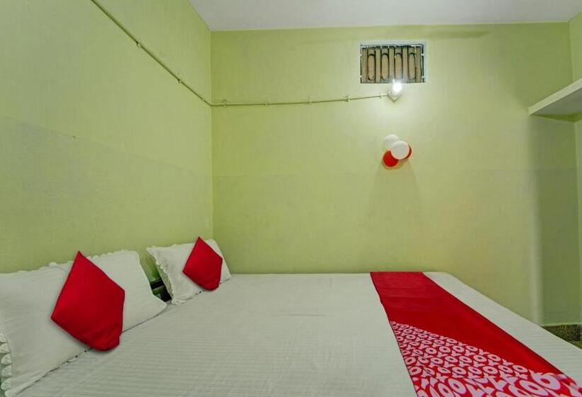 חדר קלאסי לשלושה, Flagship The Moon Palace