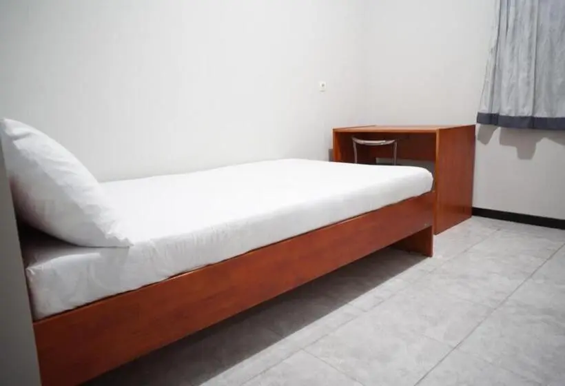 デラックスルーム, Oyo Life 93045 Kost Putra Bu Ketut