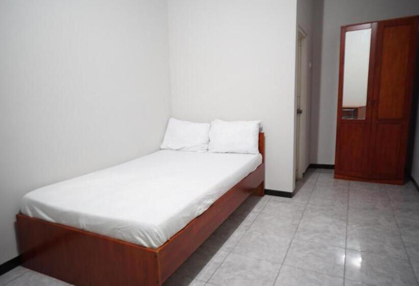 豪华房间, Oyo Life 93045 Kost Putra Bu Ketut