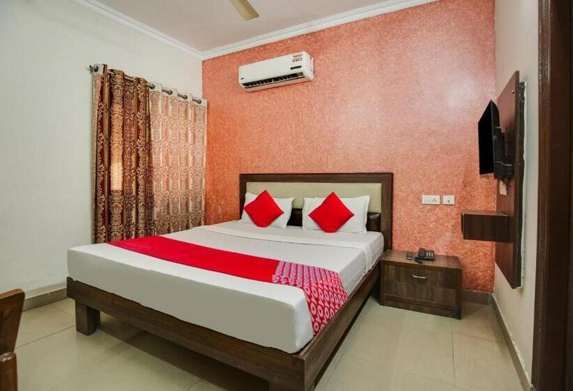 חדר סטנדרט, O Royal