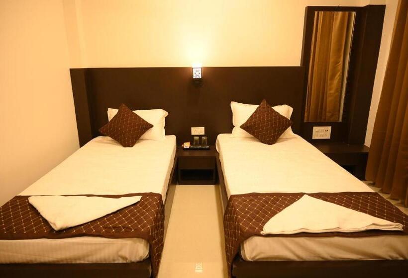 חדר סטנדרט, Tripti Biswanath Chariali