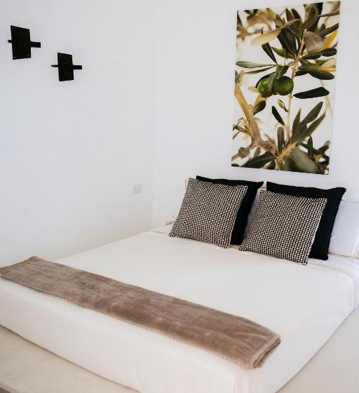 庭の見えるスタンダードトリプルルーム, Borgo Chiancarosa   Trullo E Lamia