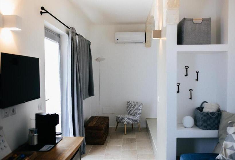 庭の見えるスタンダードトリプルルーム, Borgo Chiancarosa   Trullo E Lamia