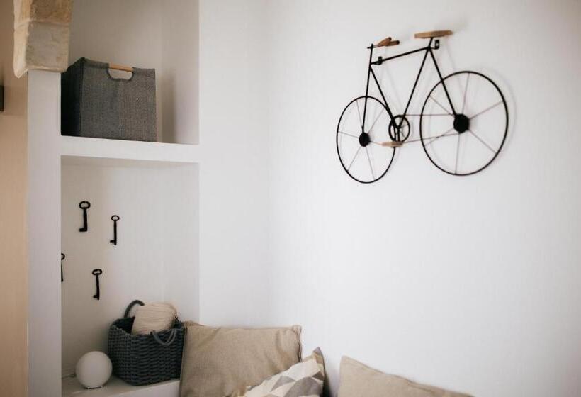 庭の見えるスタンダードトリプルルーム, Borgo Chiancarosa   Trullo E Lamia