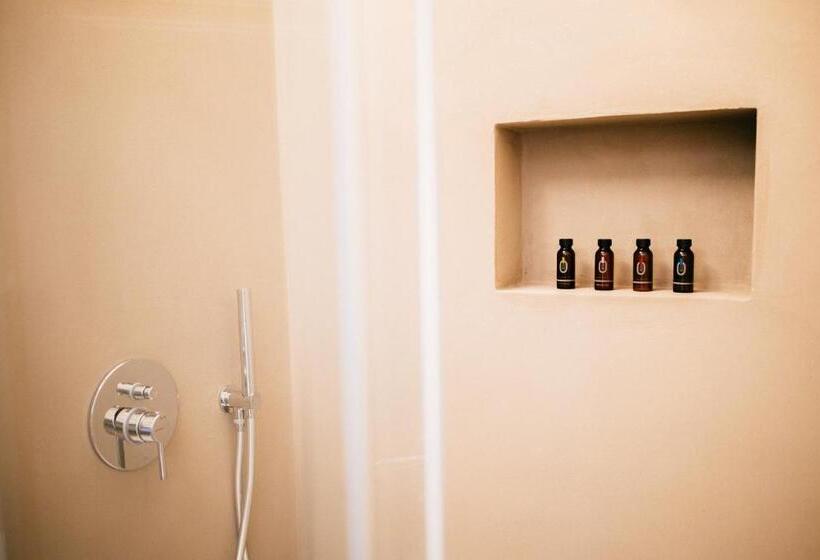 庭の見えるスタンダードトリプルルーム, Borgo Chiancarosa   Trullo E Lamia