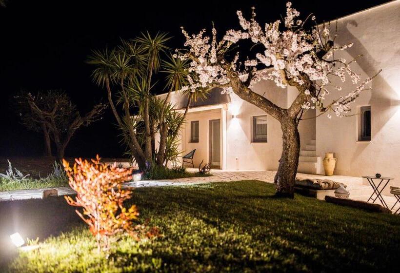 庭の見えるスタンダードトリプルルーム, Borgo Chiancarosa   Trullo E Lamia