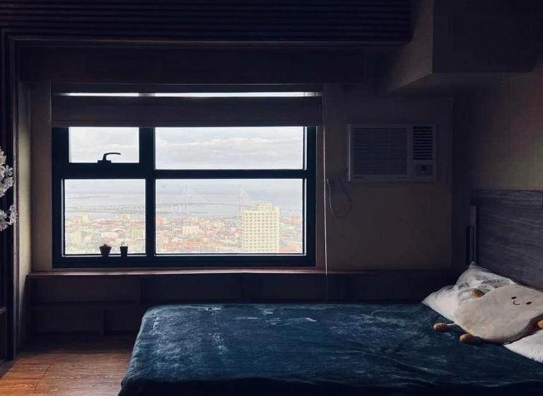 استودیوی استاندارد, The Stark Lounge