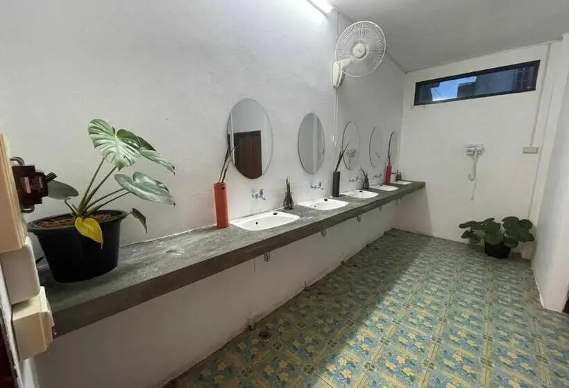 Chambre Standard Salle de Bains Commune, Anou Hostel