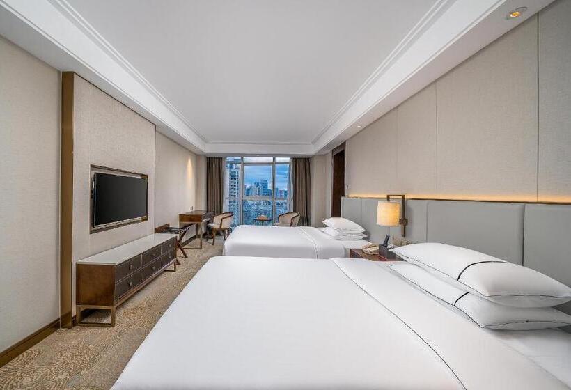 اتاق لوکس خانوادگی, Echeng