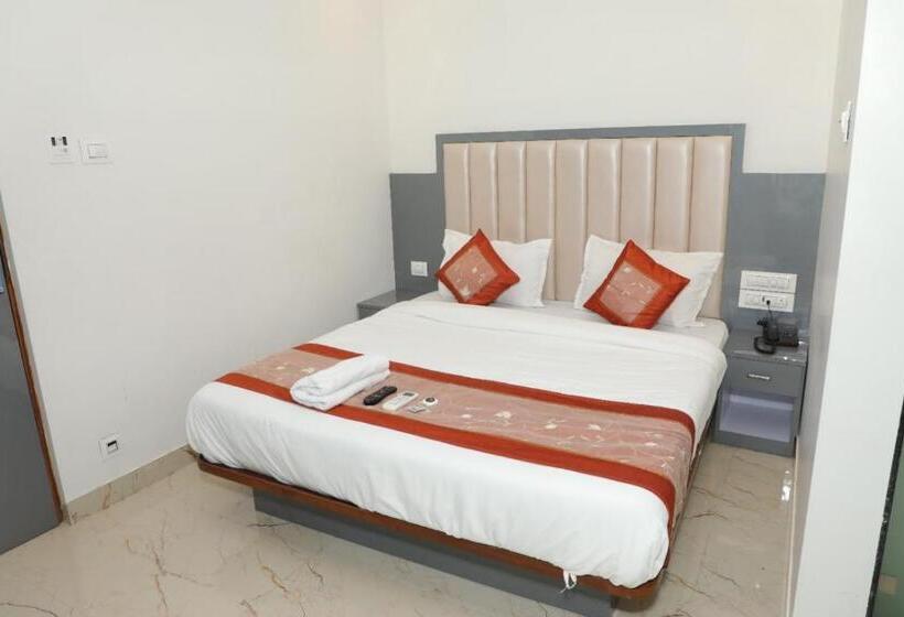 Quarto Triplo Superior, A K Fort Inn