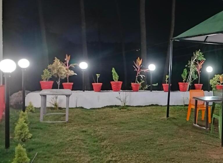 家庭间, Laxmanji Villas