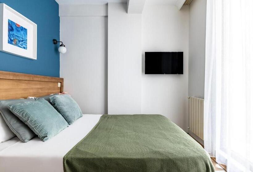 استودیو استاندارد با چشمانداز باغ, Meridian