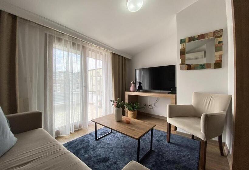 Suite with Terrace, Meridian