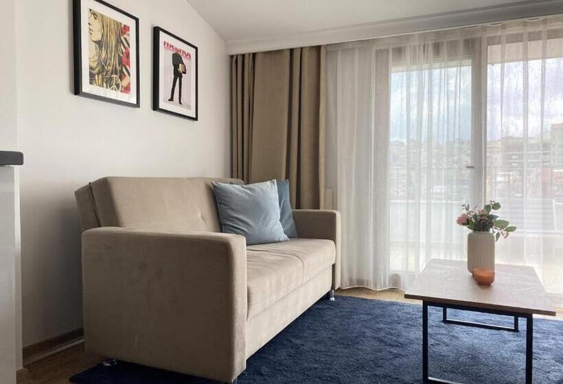 Suite with Terrace, Meridian