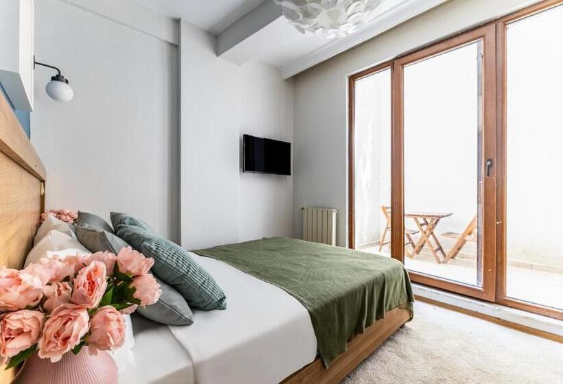 استودیو استاندارد با چشمانداز باغ, Meridian