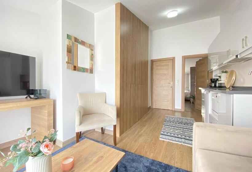 Suite with Terrace, Meridian