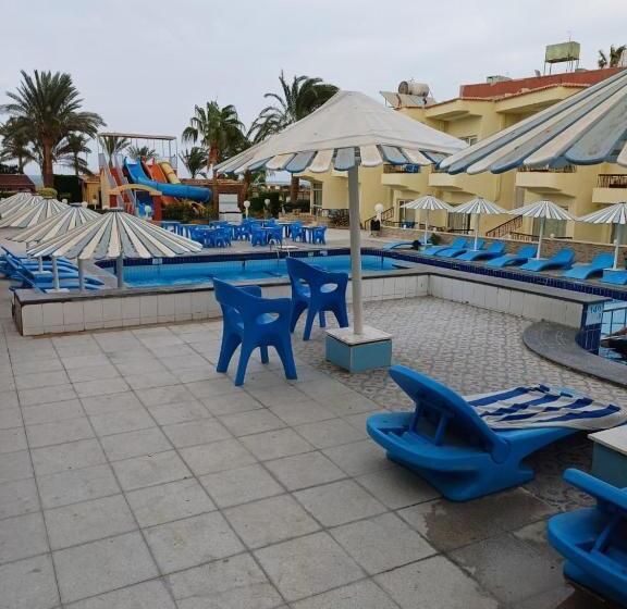 اتاق استاندارد یک نفره, Palm Inn Suites