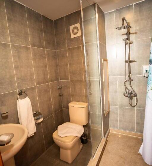 اتاق اکونومی یک تخته, Palm Inn Suites