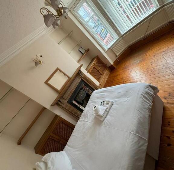 스탠다드 룸 공동 욕실, The Westerner