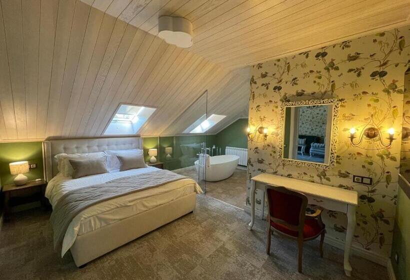 اتاق لوکس, Winegarden