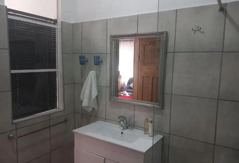 ファミリールーム, 7 On Grey Guesthouse
